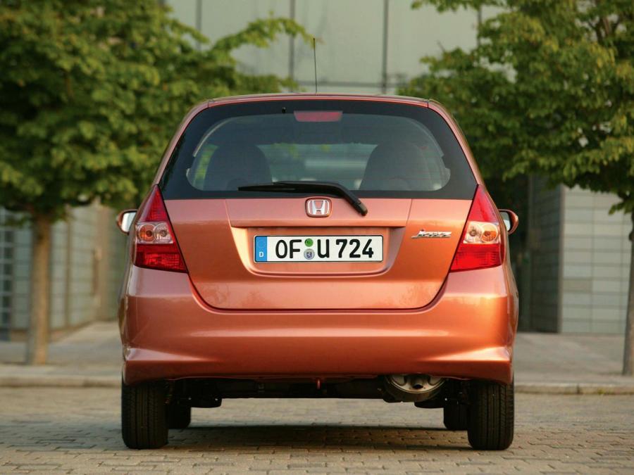  Honda Jazz 2005 года  (фото 2 из 29)